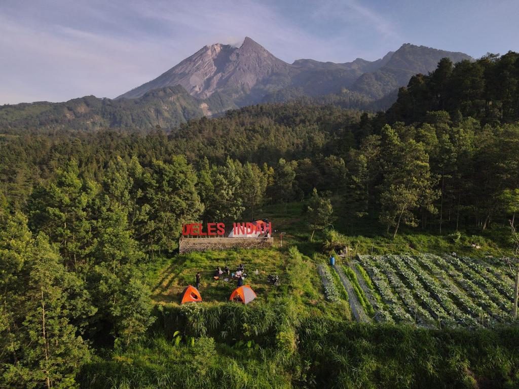 Deles Indah | Wisata Alam Merapi